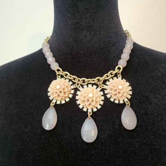 Lia Sophia Exotic Bloom Rhinestone Bib Necklace Gold Tone Faceted lavender beads - Picture 1 of 6